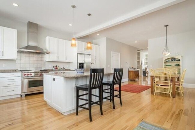 Photo - 225 Morrison Ave