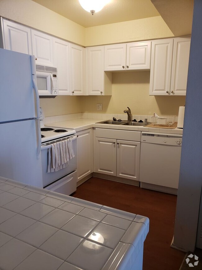 Building Photo - Great Roommate Opportunity near SDSU! Unit 58 Rental