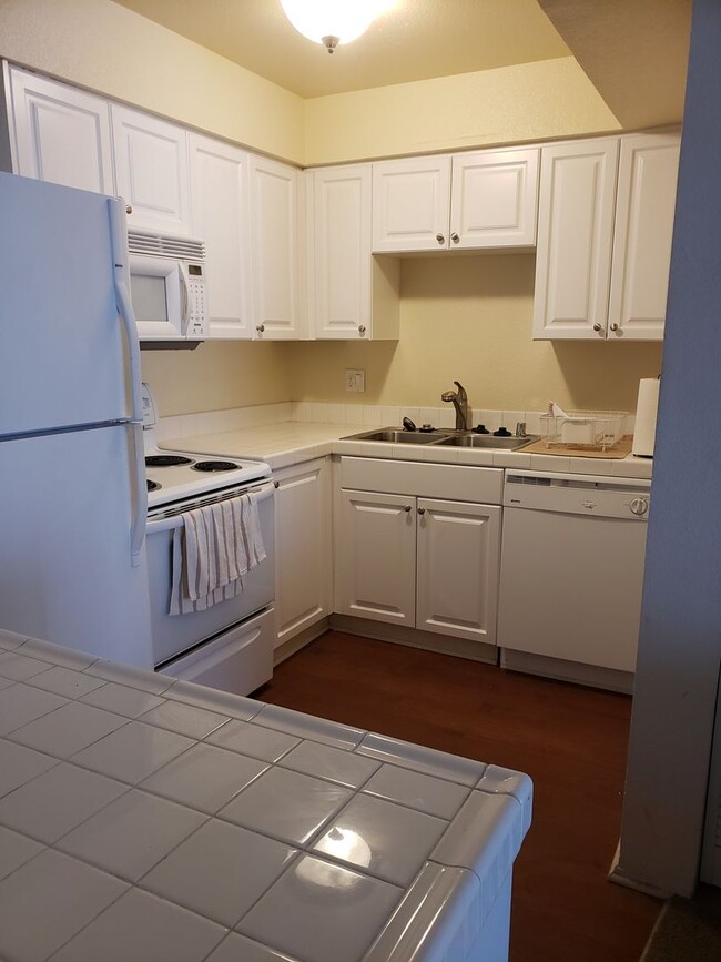 Great Roommate Opportunity near SDSU! - Great Roommate Opportunity near SDSU! Condo Unit 58