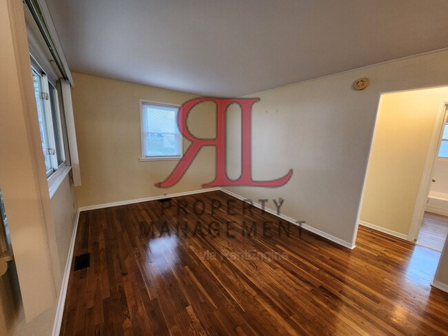 Photo - 2436 Charlemagne St