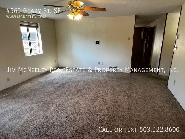 Photo - 4560 SE Geary St