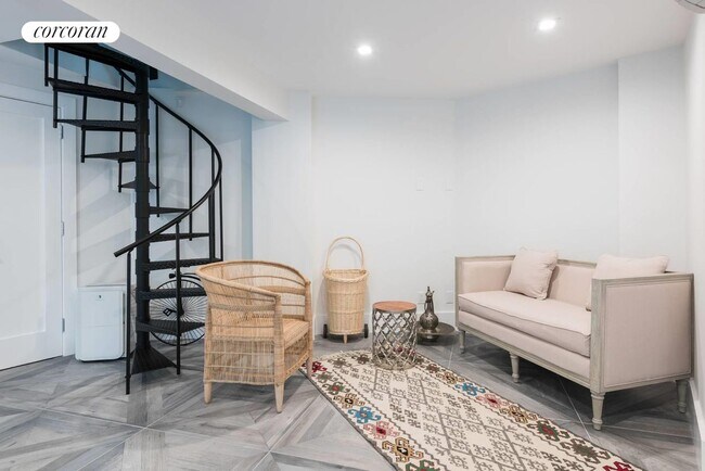 Photo - 23 Tanglewood Trl