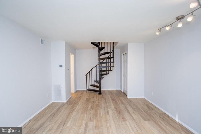 Photo - 413 Brandywine Ct