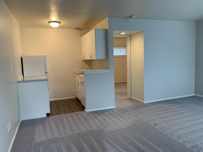 Building Photo - 5656 Fauntleroy Way SW Rental