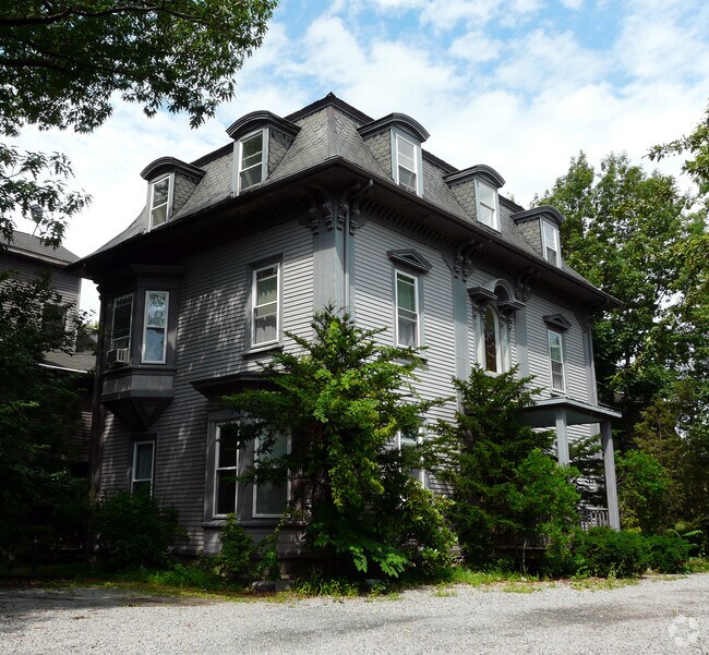 Foto principal - 88 Cedar St