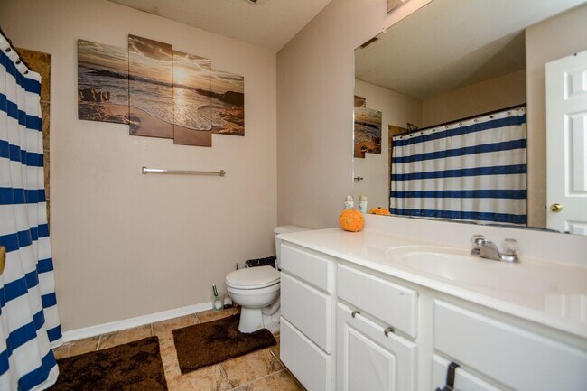 Photo - 9947 Valance Way