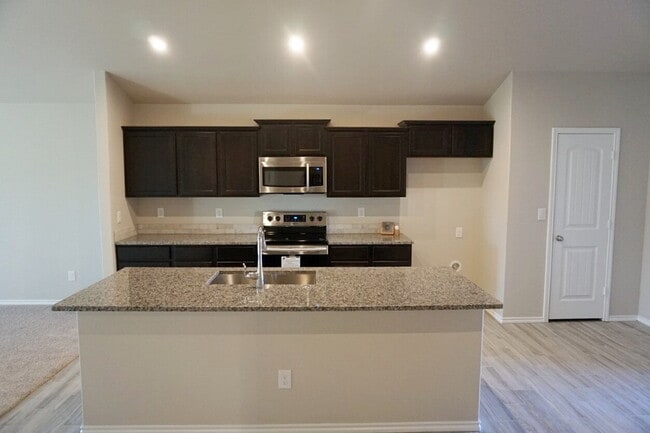 Photo - Beautiful Home Located In Milwaukee Ridge Division & Minutes From W. Loop 289 Access!