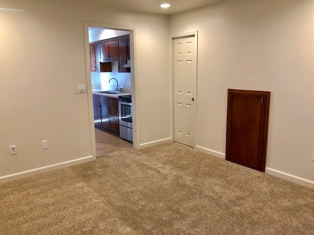 Parker Avenue Townhouse Apartments