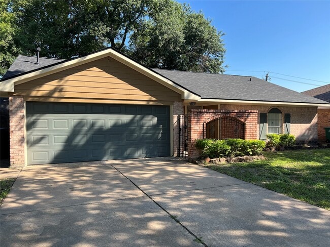 Building Photo - 6010 Hoover St