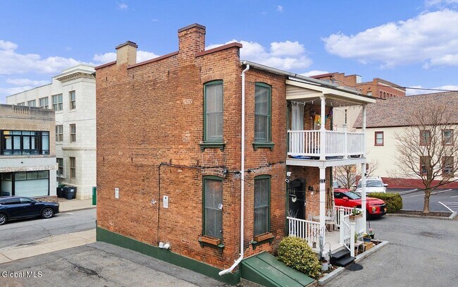 153 Barrett St