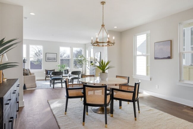 Photo - Beautiful Charlotte Park Townhome With Two Car Garage
