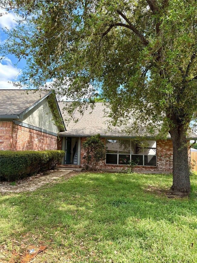Building Photo - 17023 Quail Bend Dr