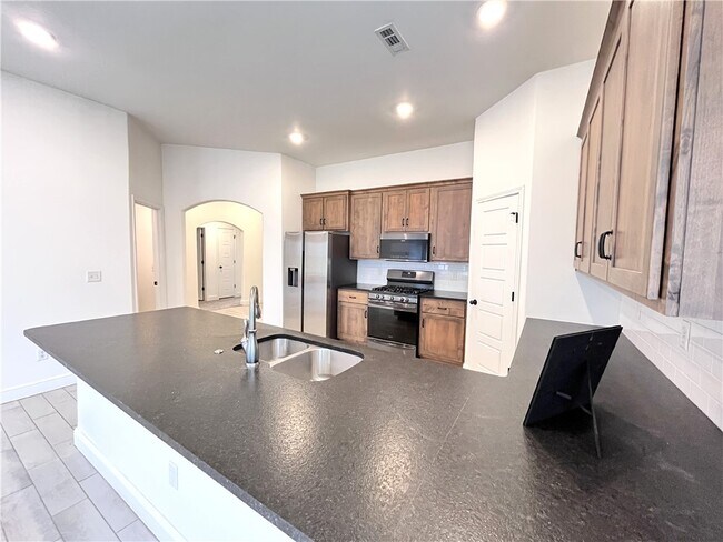 Photo - 5909 NW Reynolds St