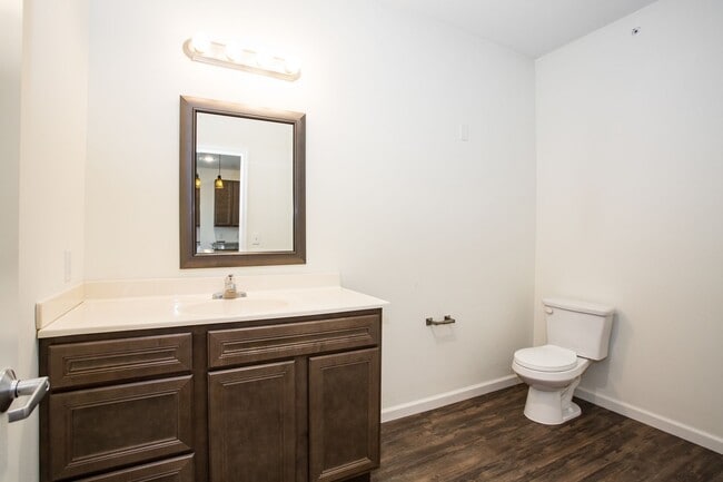 Photo - 213 W Green St