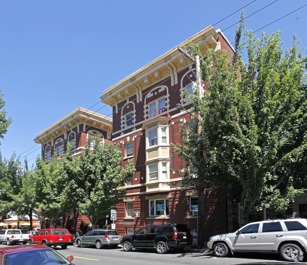Primary Photo - Campbell Court Apartments