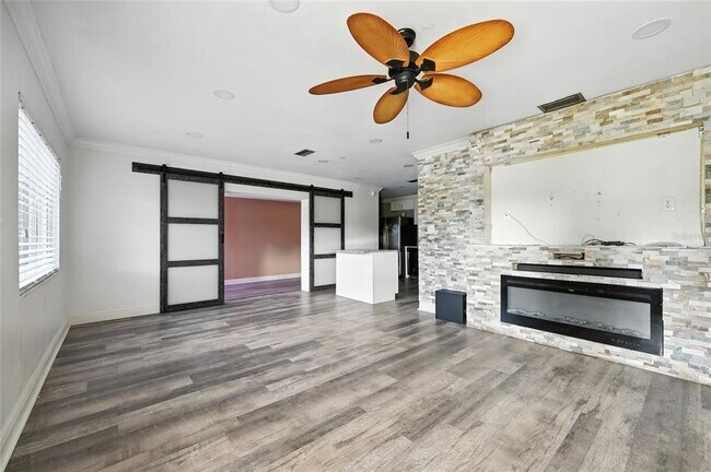 Photo - 405 N Buena Vista Ave