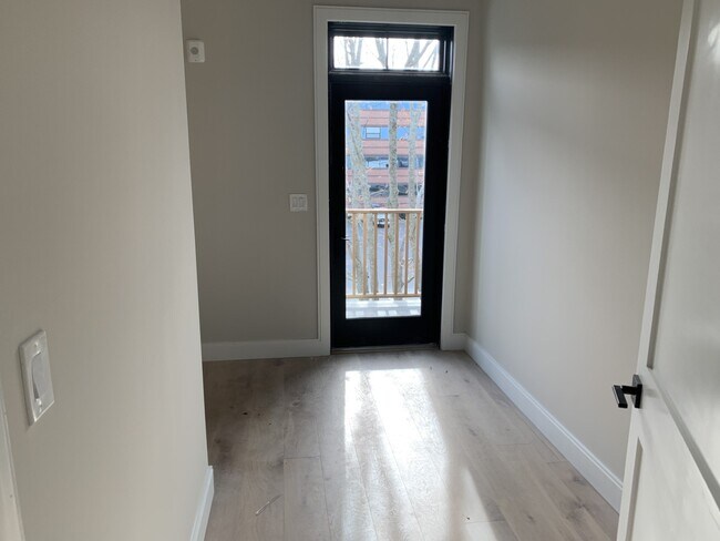 Photo - 157 Everett St