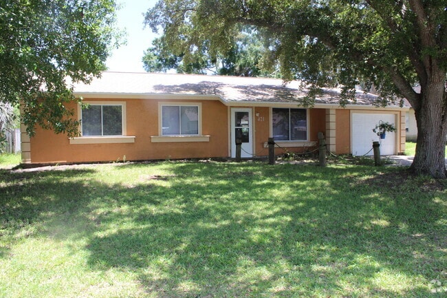 Building Photo - 421 Nogales Ave NE Rental