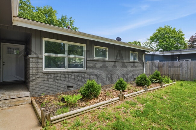 Photo - 730 N Chipper Ln