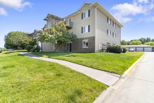 River Ridge 2301-2325 University Drive