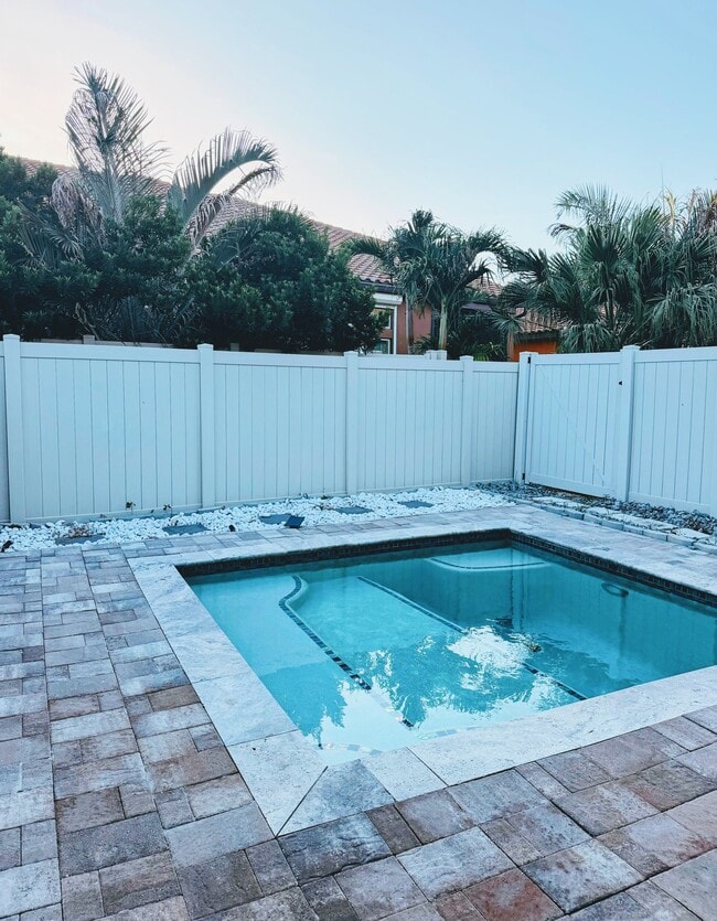 Photo - 756 Carlsbad Dr