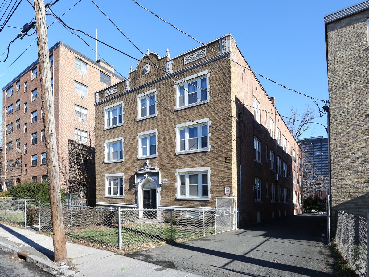 Primary Photo - 184 Sigourney St Apartments