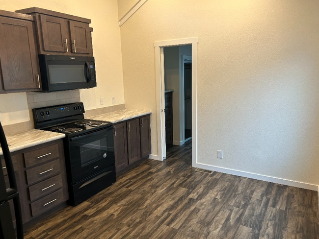 Photo - 5215 Crestway Rd