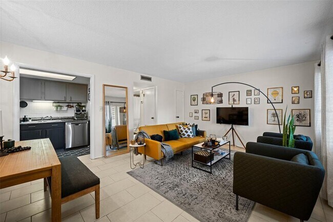 Photo - 644 N Knowles Ave