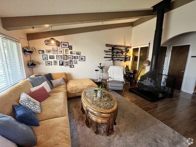 Building Photo - 1332 Millcreek Dr Unit Retro Treehouse Sanctuary