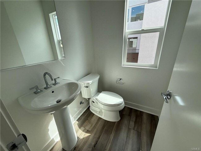 Photo - 693 S Lyon St