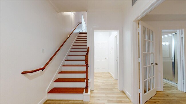 Photo - 328 Malone St