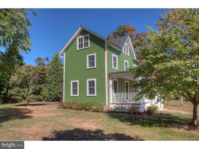 Photo - 5253 Upper Mountain Rd