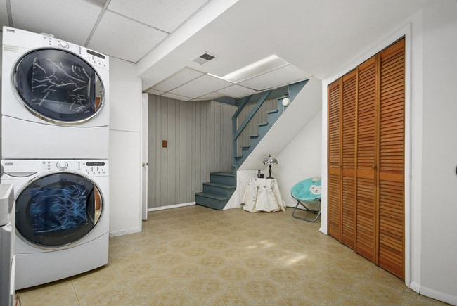 Photo - 5612 Massachusetts Ave