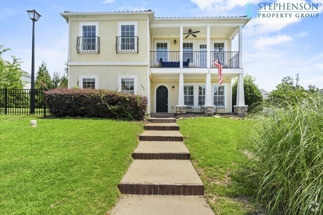 Building Photo - Deeded Boat Slip Comes with Home in Gated ...