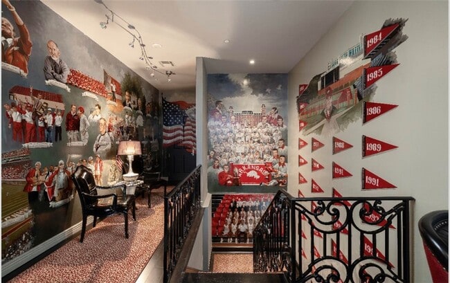 Building Photo - 401 W Watson St Unit 504