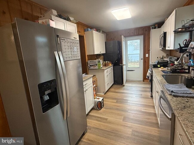 Photo - 312 Woodford St