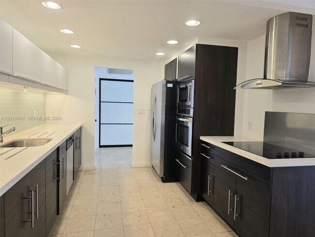 Photo - 1800 NE 114th St Unit 706