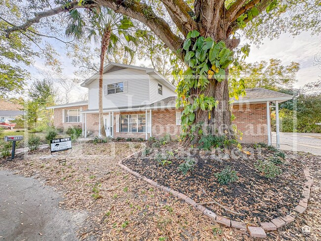 Photo - 1631 Monterey Ln