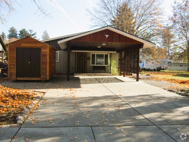 Building Photo - Charming Mid-Town CDA Home