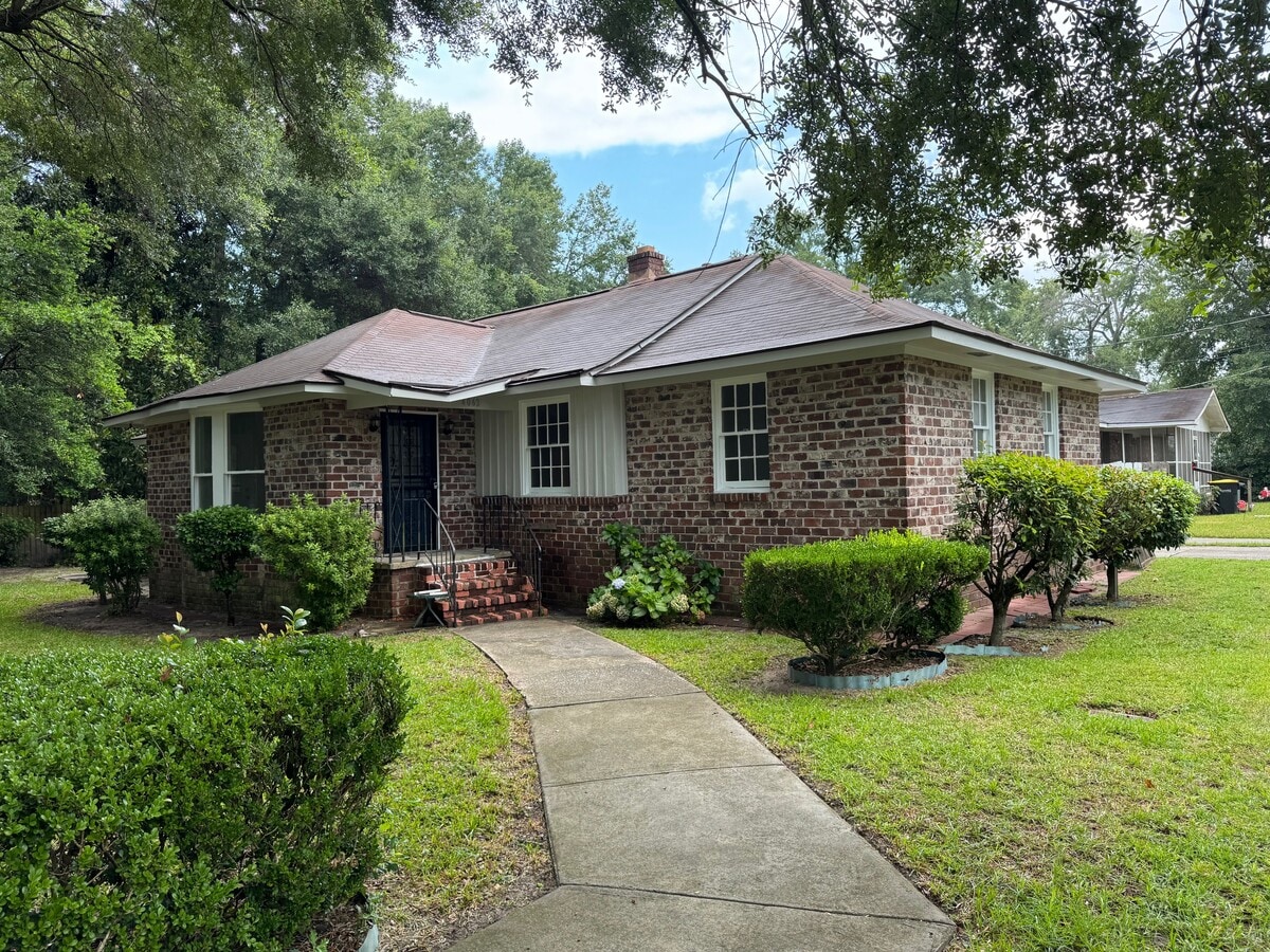 Photo - 4062 Columbia Ave House