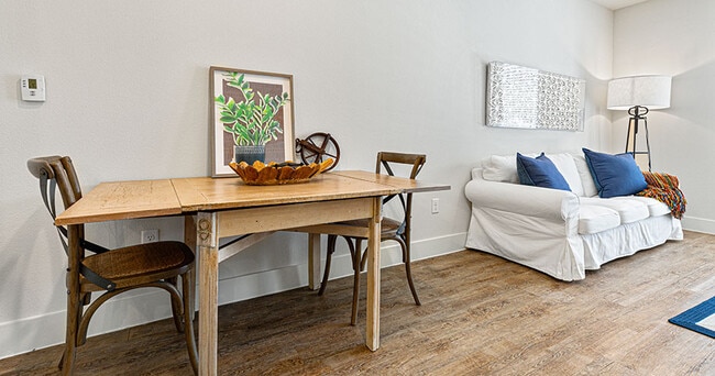 Hickory Creek Ranch Apartments