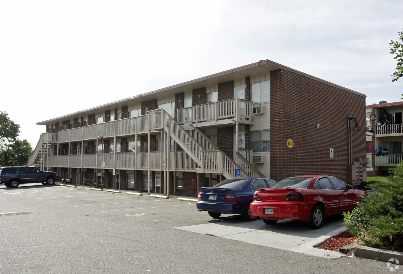 Eighty 8 North Apartments - Eighty 8 North Apartments