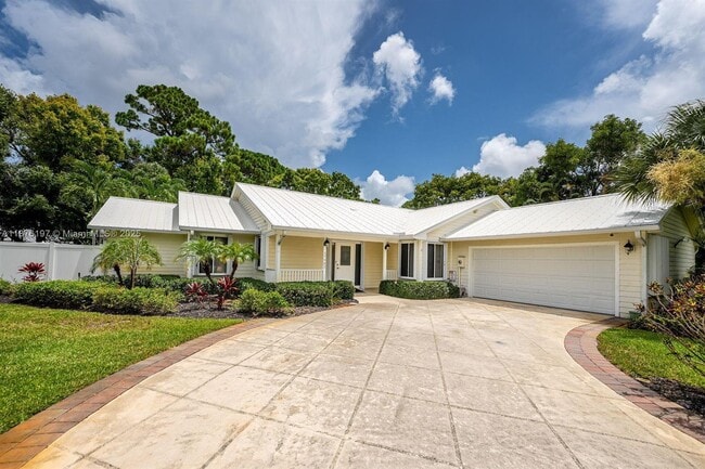 Building Photo - 17982 Tidewater Cir