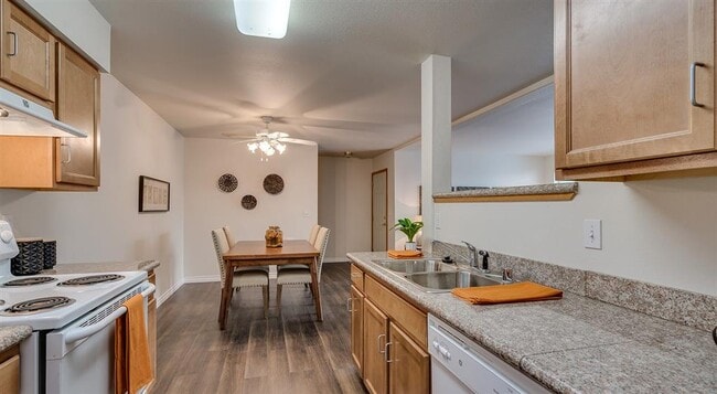 Photo - Canyon Bluffs