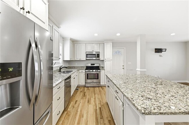 Photo - 2176 Riverside Dr