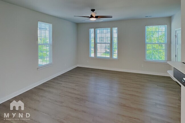 Photo - 2423 Dr Carver Rd
