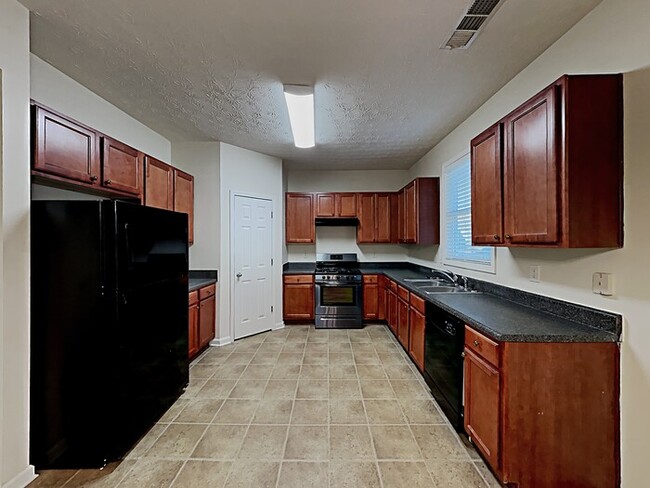 Photo - 2400 Village Green Dr