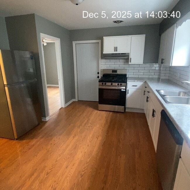 Photo - 823 E Clarke St