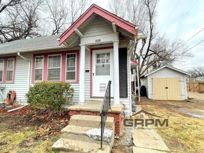 Building Photo - 1018 N Maple St Unit 1 Rental