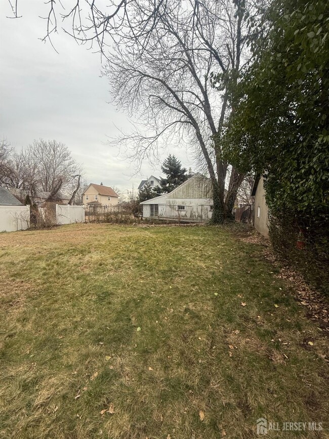 Photo - 710-712-712 Drake Ave